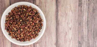 Sichuan biber beyaz kase