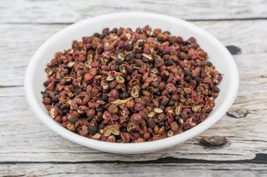 Sichuan biber beyaz kase