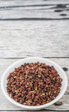 Sichuan biber beyaz kase