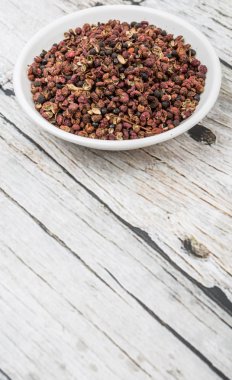 Sichuan biber beyaz kase