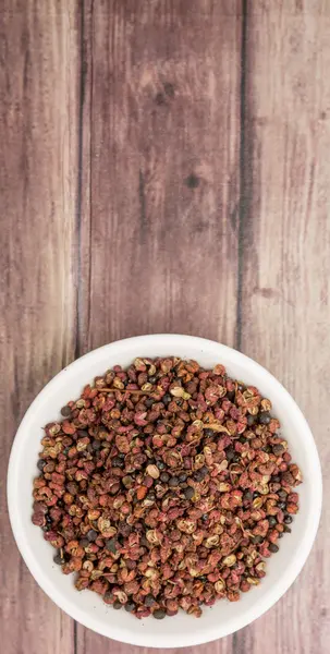 Sichuan peper In witte Bowl — Stockfoto