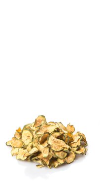 Beyaz arka plan üzerinde beyaz bir kase Porcini mantar kurutulmuş