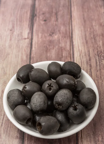 Aceitunas negras en escabeche — Foto de Stock