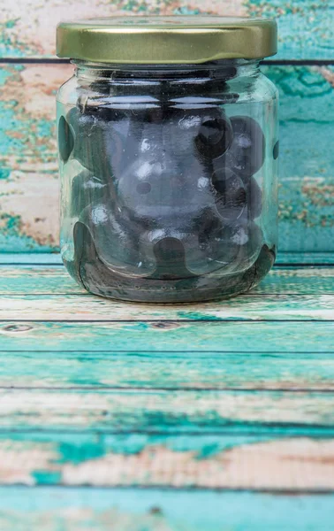 Aceitunas negras en escabeche — Foto de Stock