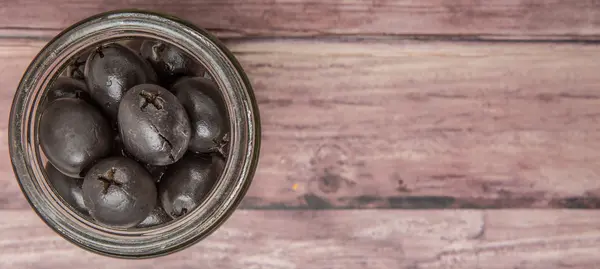 Aceitunas negras en escabeche —  Fotos de Stock