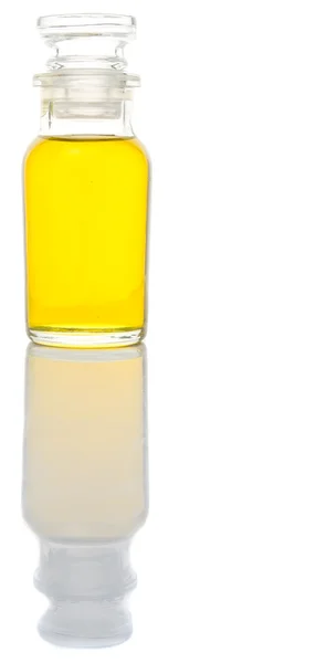 Oliwy z oliwek w szklanej butelce — Zdjęcie stockowe