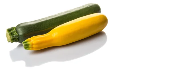 Gele en groene courgettes — Stockfoto