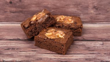 Ceviz çikolatalı kek