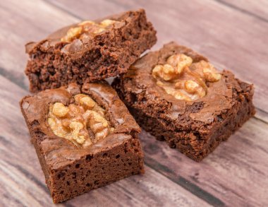 Ceviz çikolatalı kek