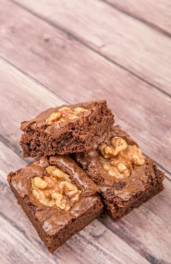 Ceviz çikolatalı kek