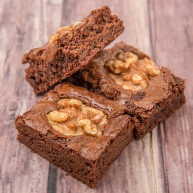 Ceviz çikolatalı kek