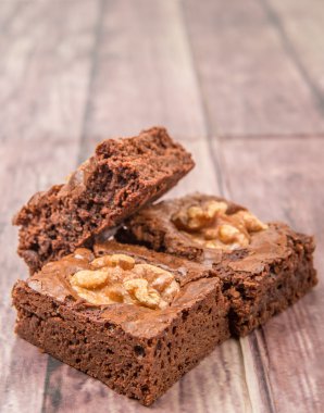 Ceviz çikolatalı kek