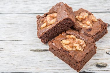 Ceviz çikolatalı kek