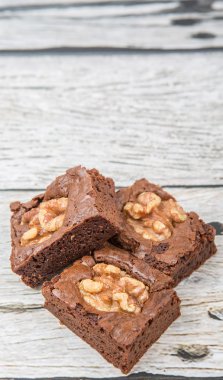 Ceviz çikolatalı kek