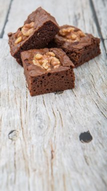 Ceviz çikolatalı kek