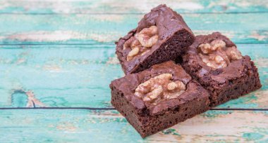 Ceviz çikolatalı kek