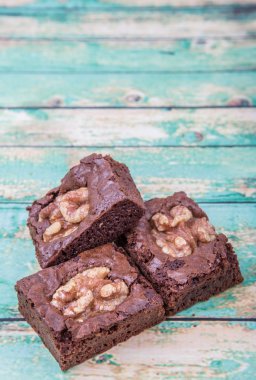Ceviz çikolatalı kek