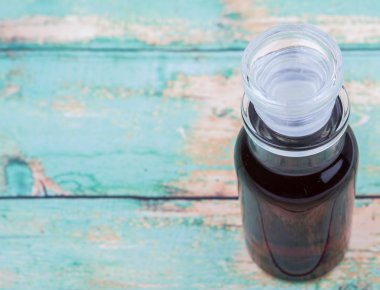 Akçaağaç sirke cam şişe