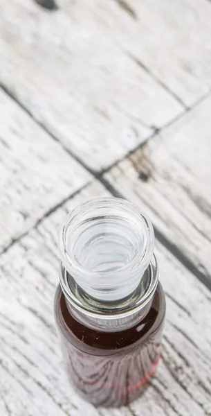 Ahornessig im Glasfläschchen — Stockfoto