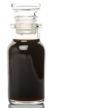 Cam şişe içinde balsamik sirke