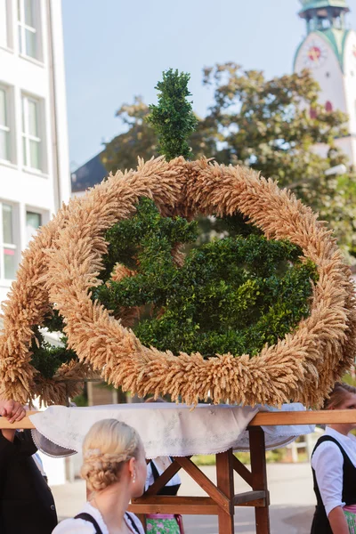 Rosenheim, Alemanha, 04 / 09 / 2016: Desfile do festival da colheita em Rosenheim — Fotografia de Stock