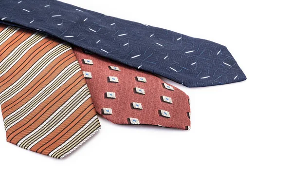 Красочные галстуки на белом — стоковое фото