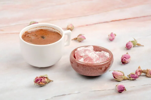 Turkish Delight Cup Coffee Table Decorated Rose Flowers — Stock Photo, Image