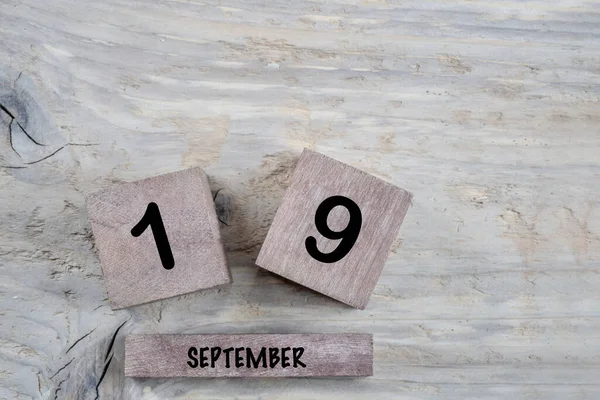 Calendario Cubo Primer Plano Para Septiembre Sobre Fondo Madera Con —  Fotos de Stock