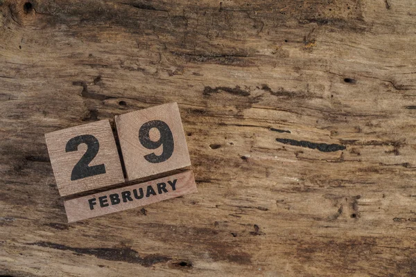 Calendario cubo para febrero en madera — Foto de Stock