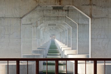 Karayolu Köprüsü altında