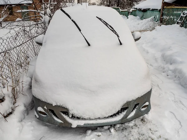 Car Covered Snow Countryside Snowfall Front View — Stock Photo, Image
