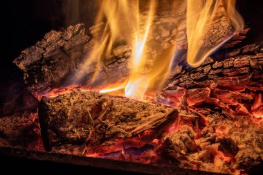 Şöminede odun yakmak soyut arkaplan olarak yakın