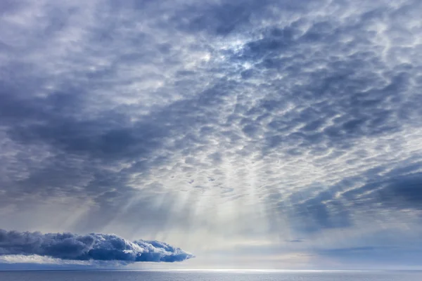 Salida del sol sobre el mar — Foto de Stock