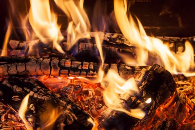 Demir çubuklar sıcak soba yanan