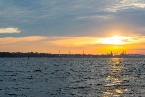 Solnedgång över havet — Stockfoto