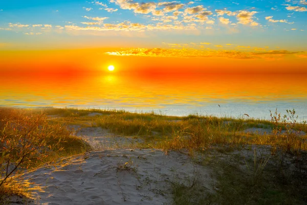 Solnedgång över havet — Stockfoto