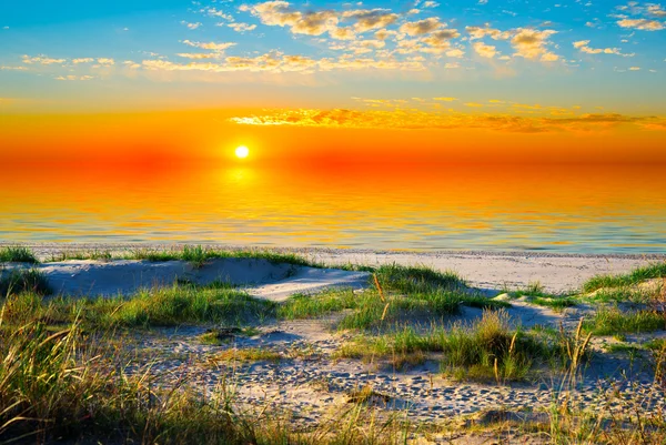 Solnedgång över havet — Stockfoto