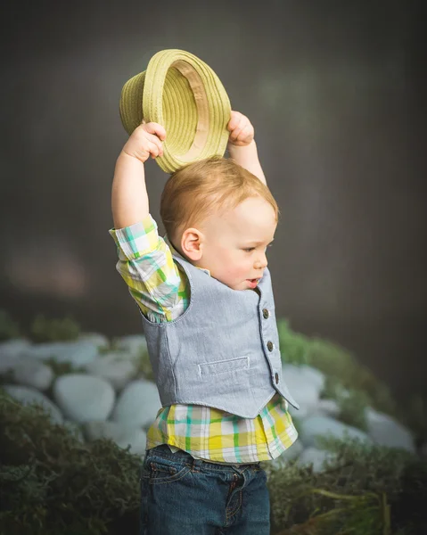 Bem vestido menino da criança — Fotografia de Stock