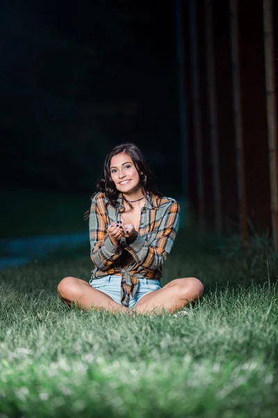 Mulher adolescente menina cabelo estilo moda retrato . — Fotografia de Stock