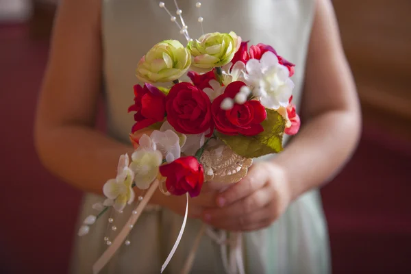 Blomsterflickan anläggning blommor — Stockfoto