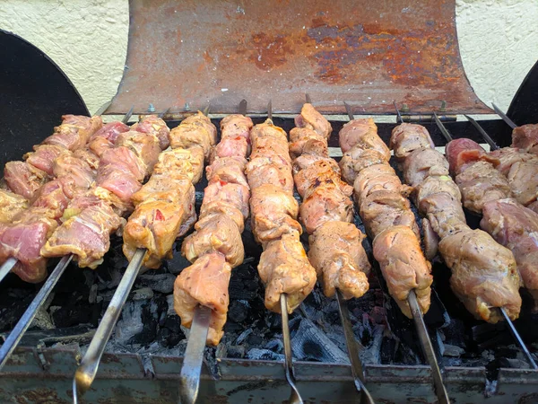 Faszén Főzés Kebab Barbecue Zaftos Ízletes Húsdarabok — Stock Fotó