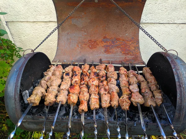 Cozinhar Carvão Kebab Churrasco Cortes Suculentos Saborosos Carne — Fotografia de Stock