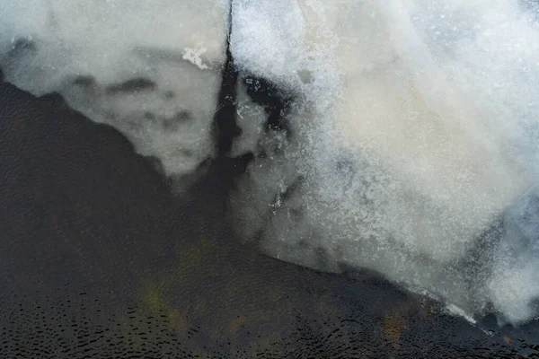 Eis Auf Dem Fluss Gefrorenes Wasser Wunderschöne Eisschollen Eis Schmilzt — Stockfoto