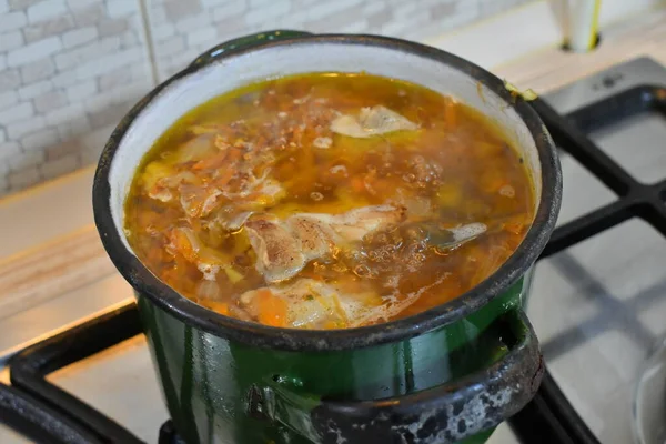 Thuis Aan Het Koken Thuis Keuken Vlees Groenten Koken — Stockfoto