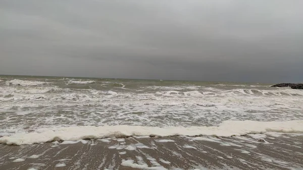 Onde Mare Schiuma Mare Riva Onde Tempesta Sull Oceano — Foto Stock