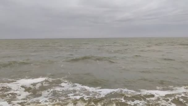 Vlny Moři Mořská Pěna Břeh Vlny Bouře Oceánu — Stock video
