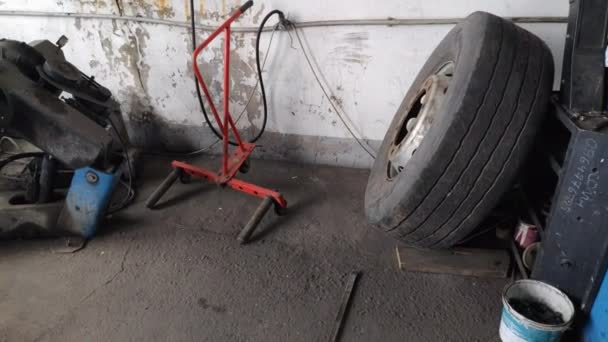 Montagem Desmontagem Das Rodas Oficina Reparação Manutenção Carro Serviço Trabalhadores — Vídeo de Stock