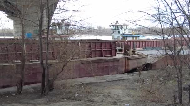 Alte Lastkähne Liegeplatz Andockende Alte Binnenschiffe Der Industrie Flusshafen Winter — Stockvideo