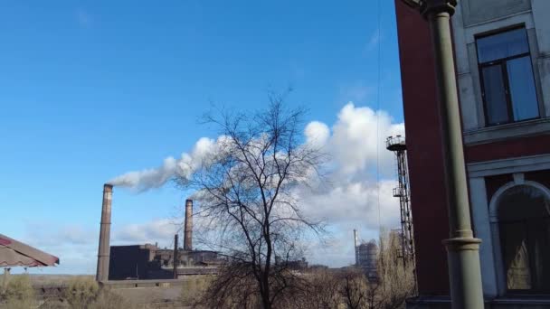 Problemas Poluição Fumaça Das Chaminés Planta Fumaça Suja Fundo Céu — Vídeo de Stock