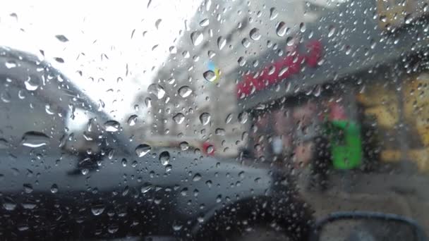 Regndroppar Glas Suddig Bakgrund Regn Och Droppar Bilglas Regnet Droppar — Stockvideo